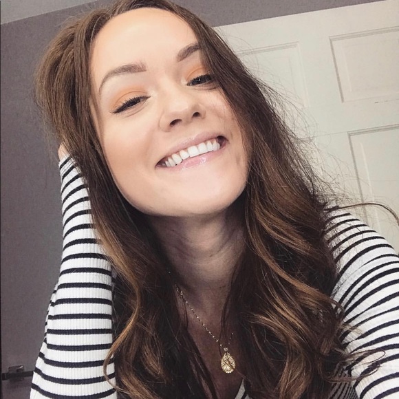 Meet your Posher, Dayna - Picture 1 of 1